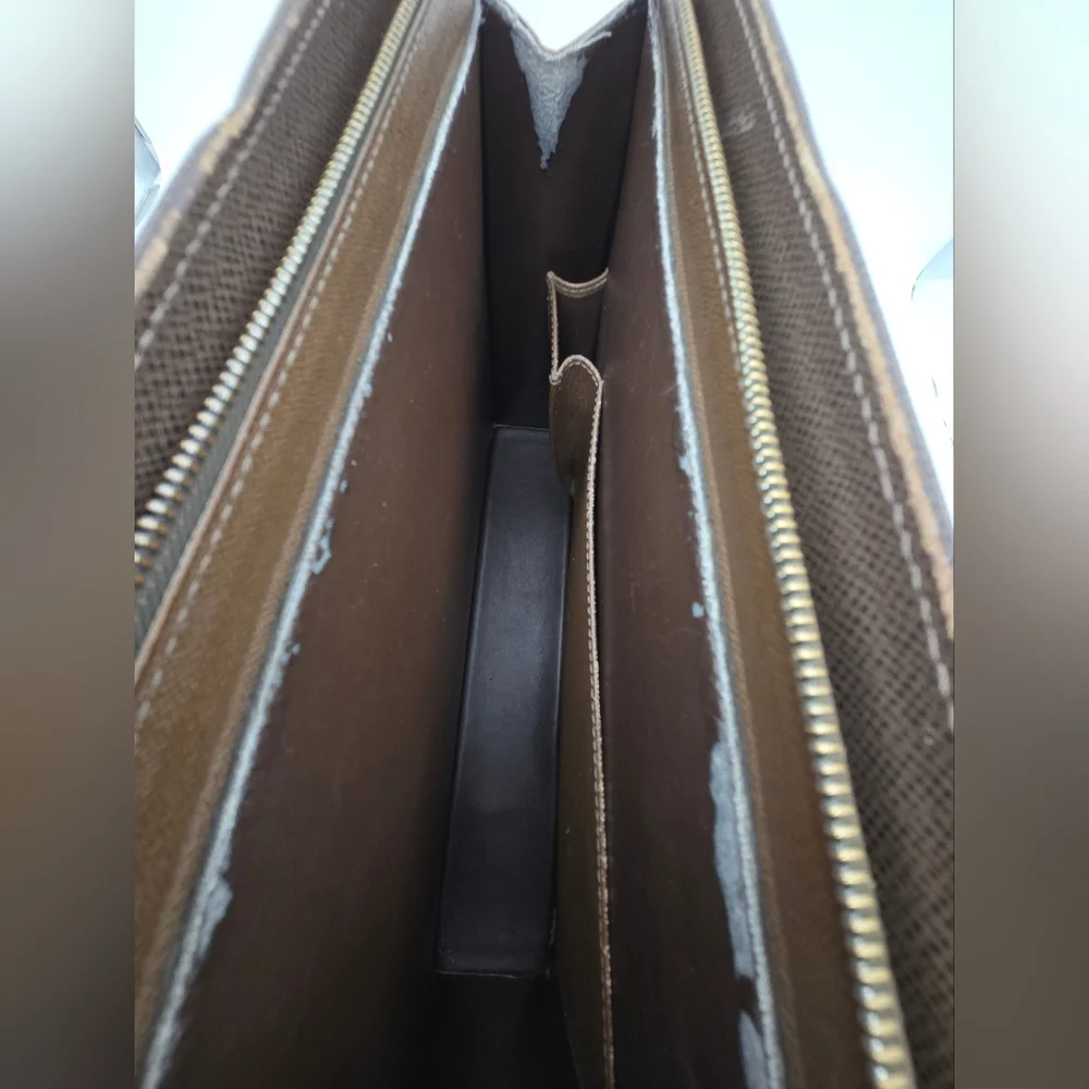 Louis Vuitton Taiga Ardoise Porte Document Lozan Briefcase VI0065